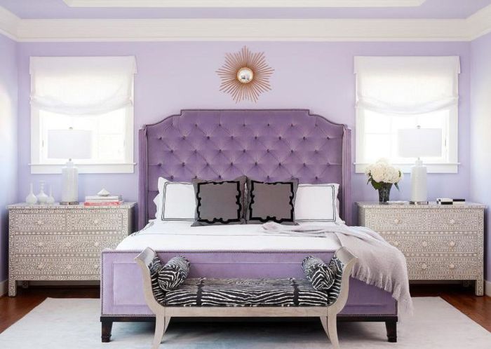 How to decorate a purple room