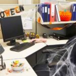 How to decorate your office desk for halloween